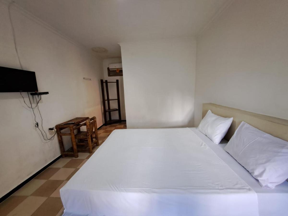 Surfers Beachfront Lombok Hotel Kuta  Ngoại thất bức ảnh